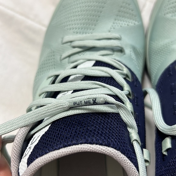 Women’s On Cloud running shoes sz 8 - Picture 5 of 7